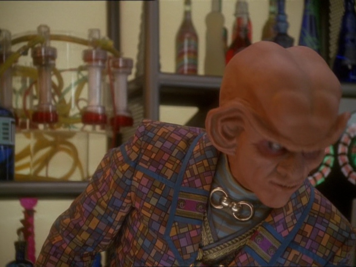 extant_StarTrek_DS9_7x03-Afterimage_0248.jpg