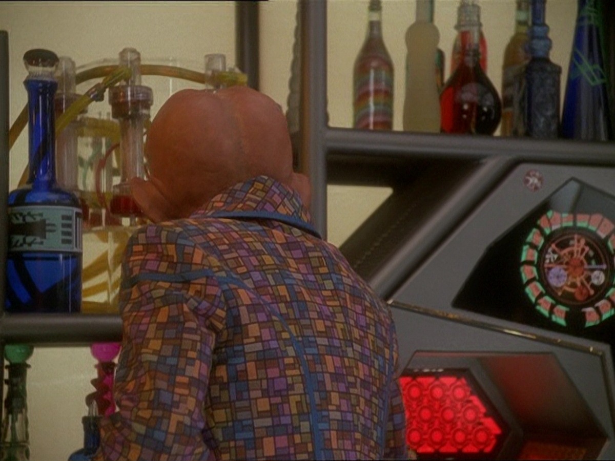 extant_StarTrek_DS9_7x03-Afterimage_0252.jpg