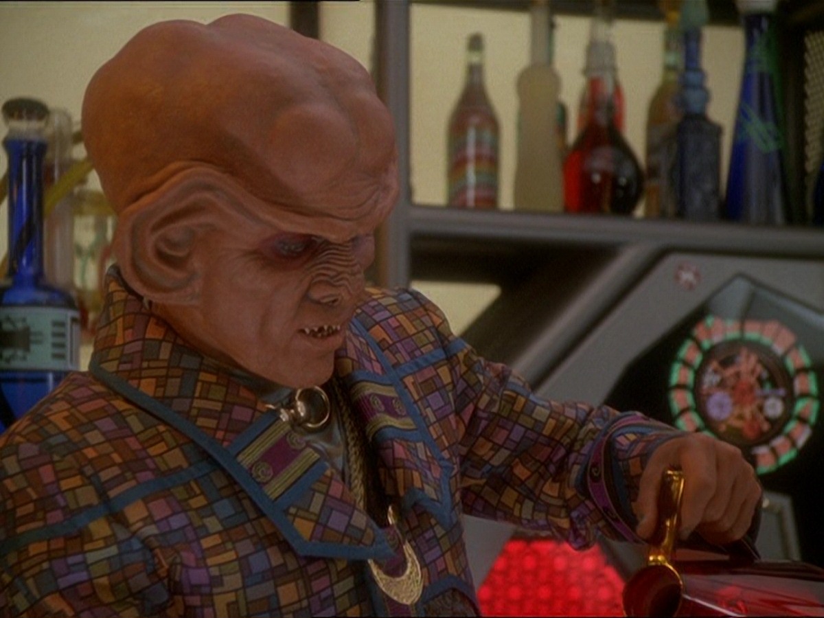 extant_StarTrek_DS9_7x03-Afterimage_0262.jpg