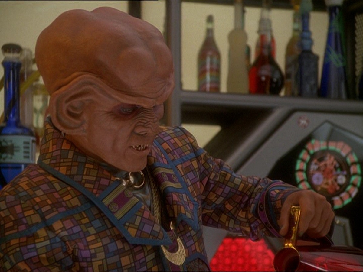 extant_StarTrek_DS9_7x03-Afterimage_0263.jpg