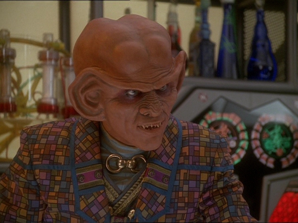 extant_StarTrek_DS9_7x03-Afterimage_0275.jpg