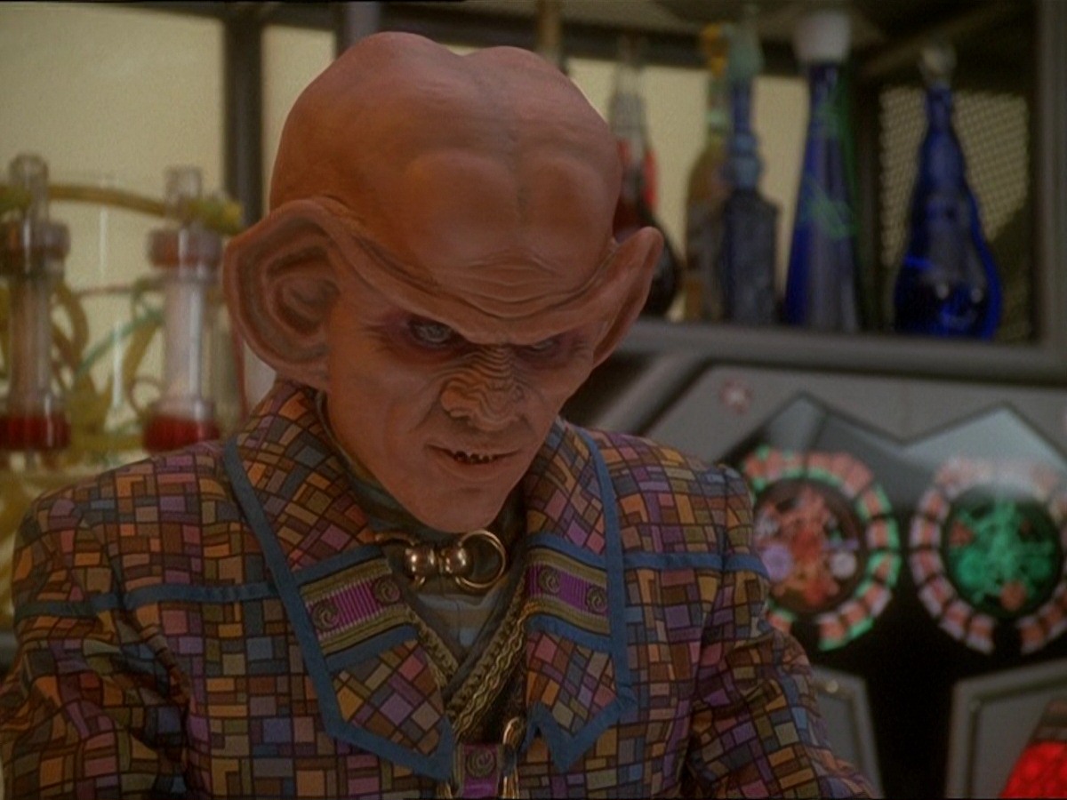 extant_StarTrek_DS9_7x03-Afterimage_0282.jpg