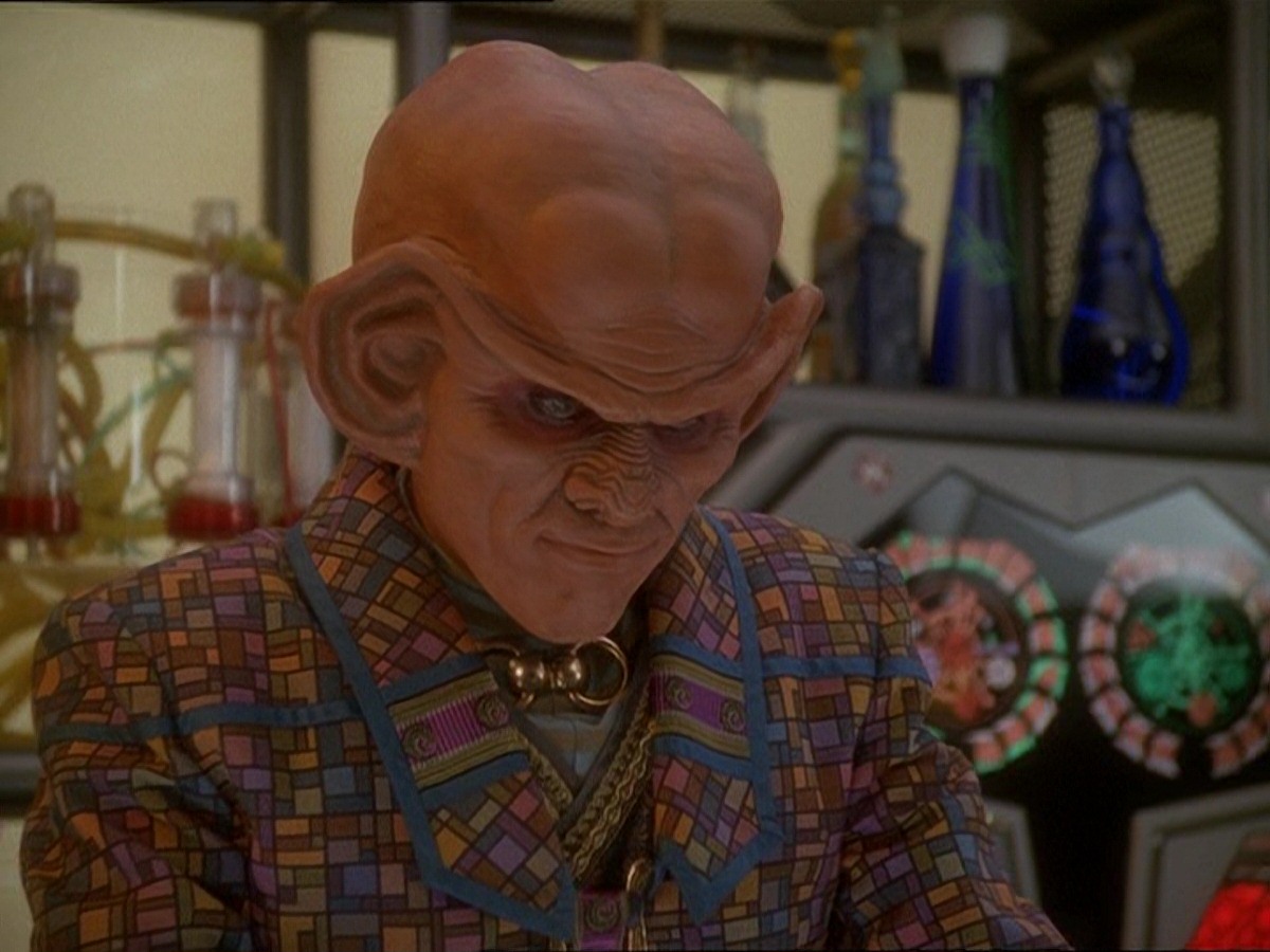 extant_StarTrek_DS9_7x03-Afterimage_0283.jpg