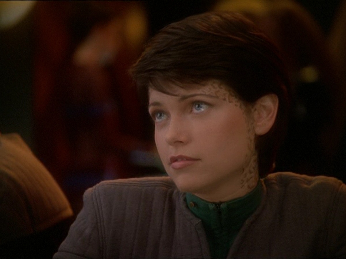 extant_StarTrek_DS9_7x03-Afterimage_0288.jpg