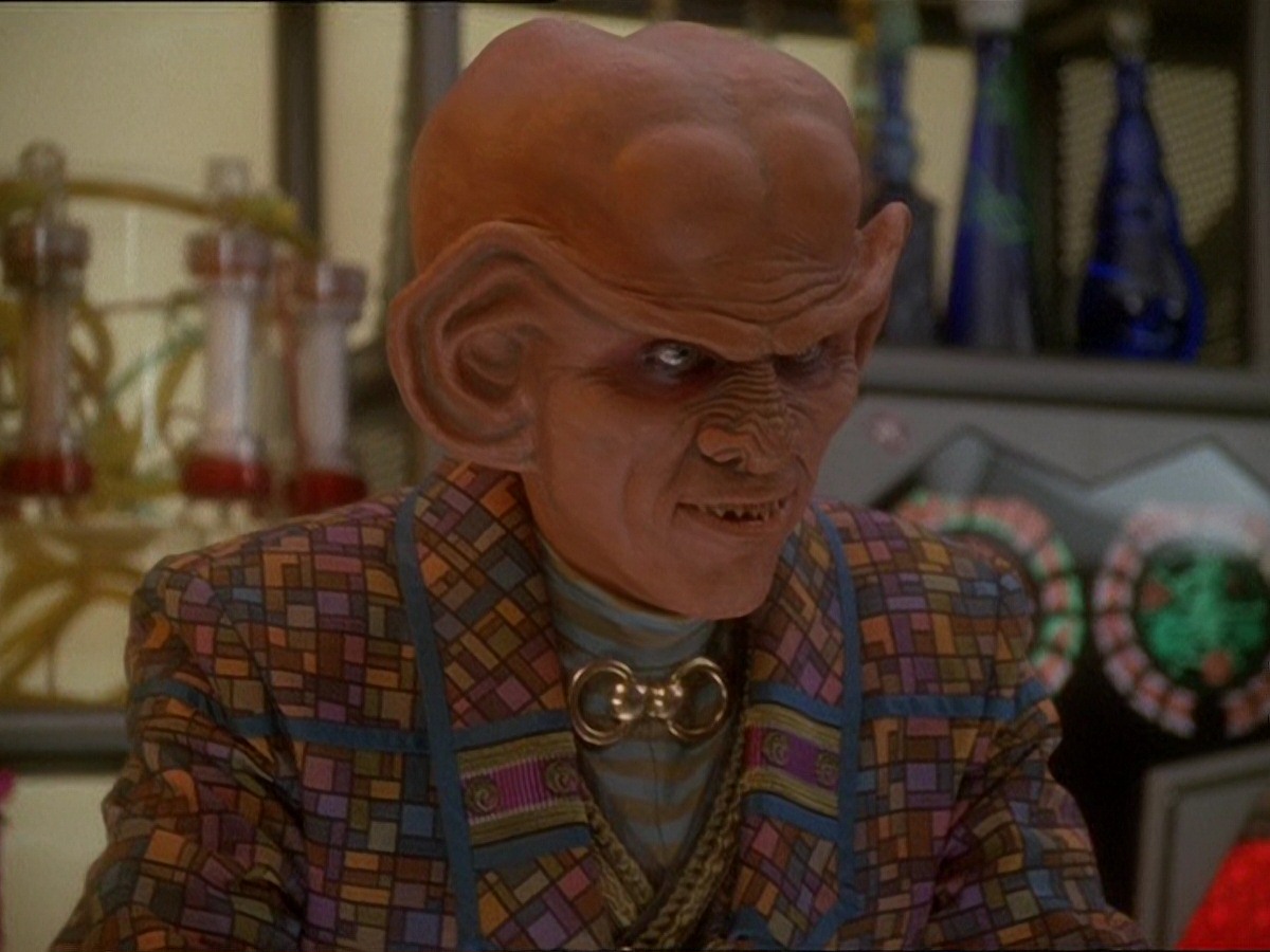 extant_StarTrek_DS9_7x03-Afterimage_0293.jpg