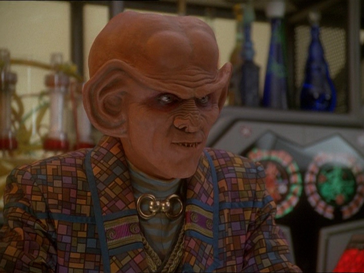 extant_StarTrek_DS9_7x03-Afterimage_0295.jpg