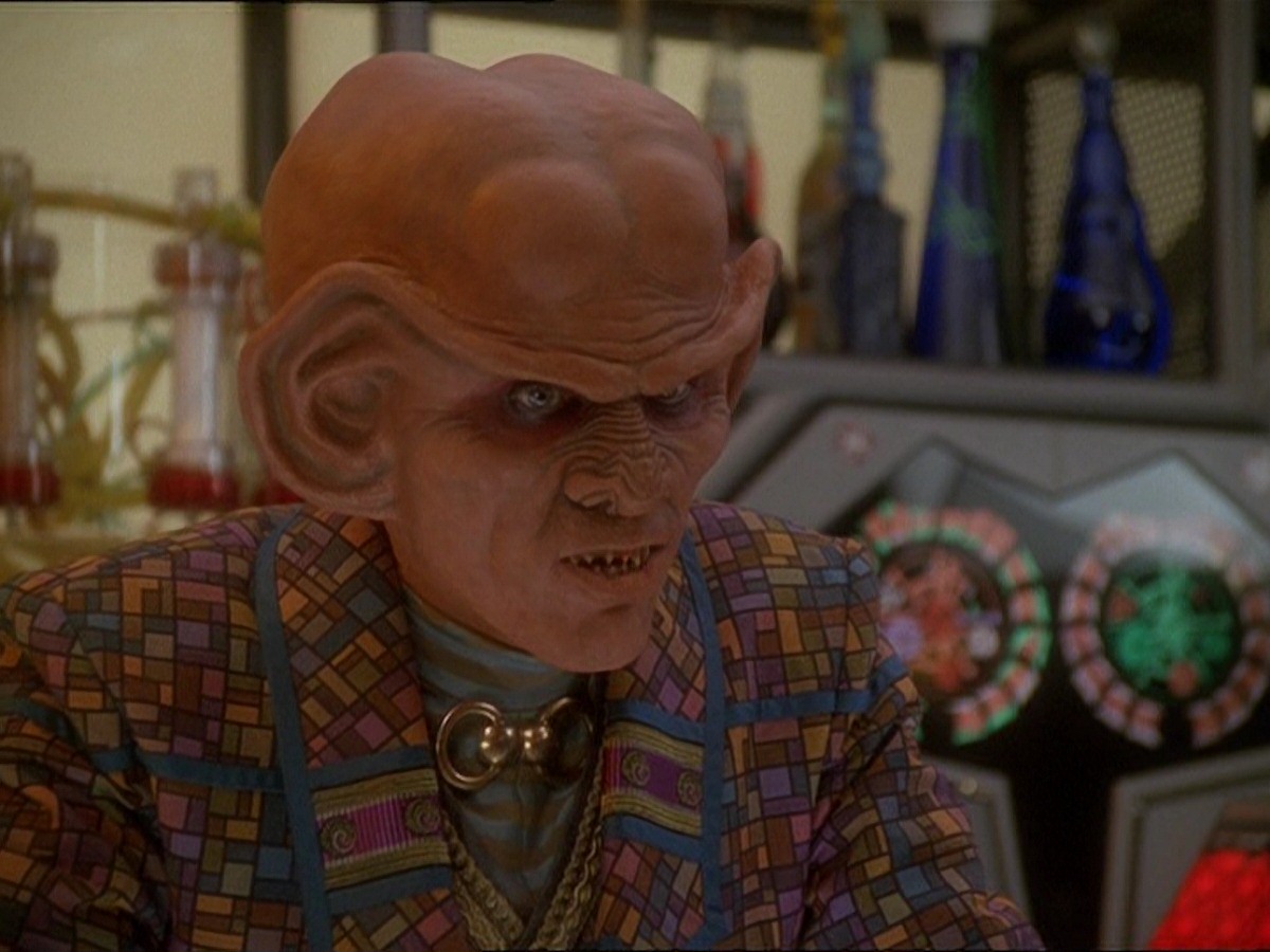 extant_StarTrek_DS9_7x03-Afterimage_0318.jpg