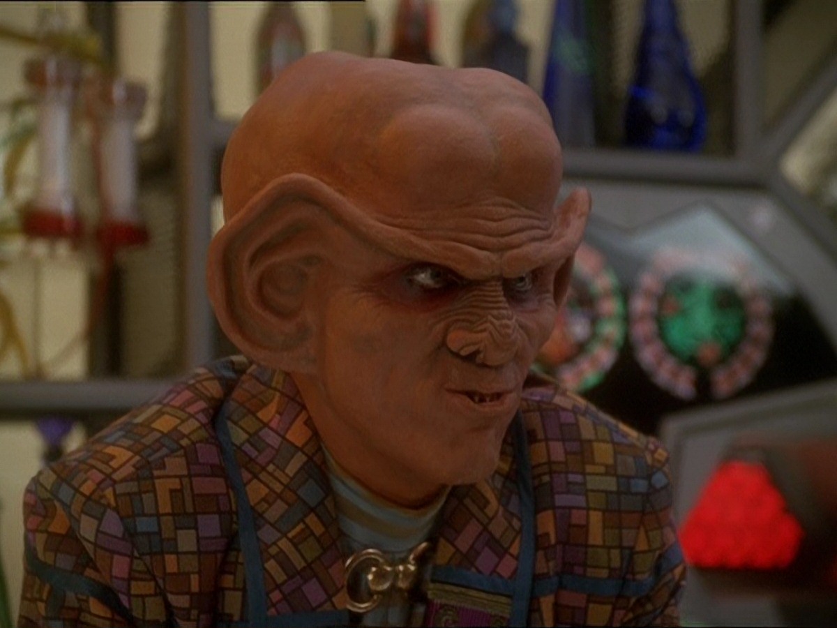 extant_StarTrek_DS9_7x03-Afterimage_0327.jpg