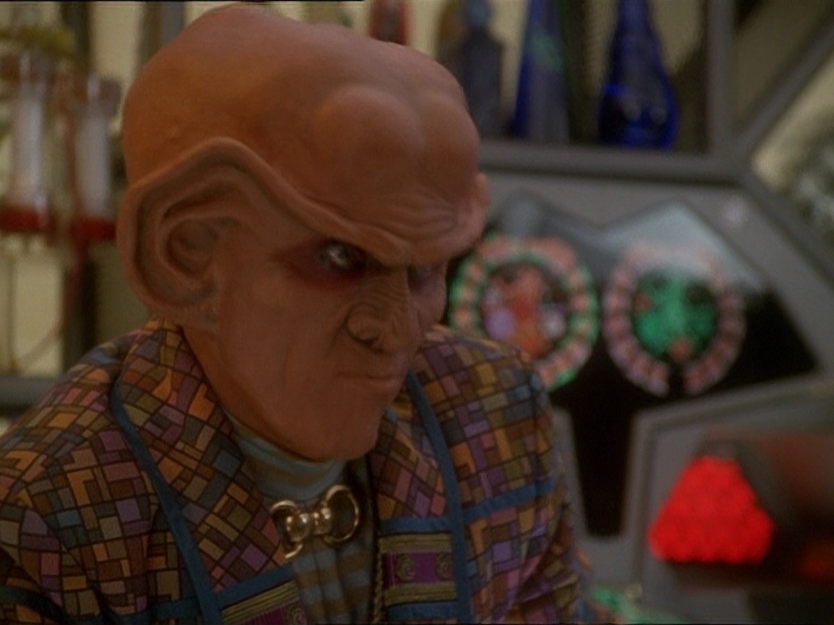 extant_StarTrek_DS9_7x03-Afterimage_0349.jpg