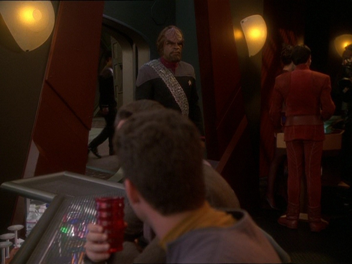 extant_StarTrek_DS9_7x03-Afterimage_0362.jpg