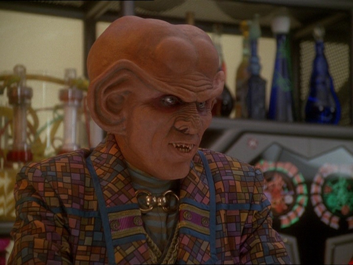 extant_StarTrek_DS9_7x03-Afterimage_0371.jpg