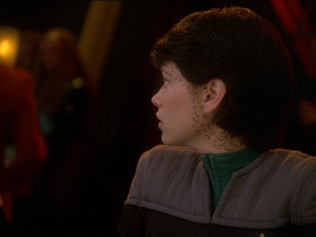 extant_StarTrek_DS9_7x03-Afterimage_0373.jpg