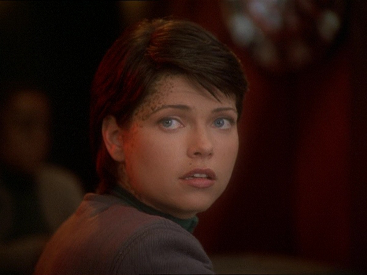extant_StarTrek_DS9_7x03-Afterimage_0383.jpg