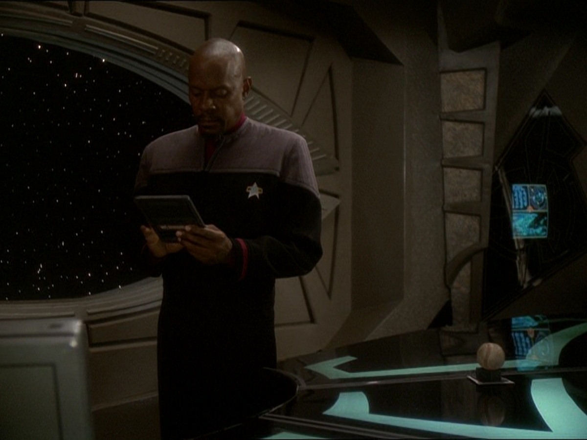 extant_StarTrek_DS9_7x03-Afterimage_0557.jpg