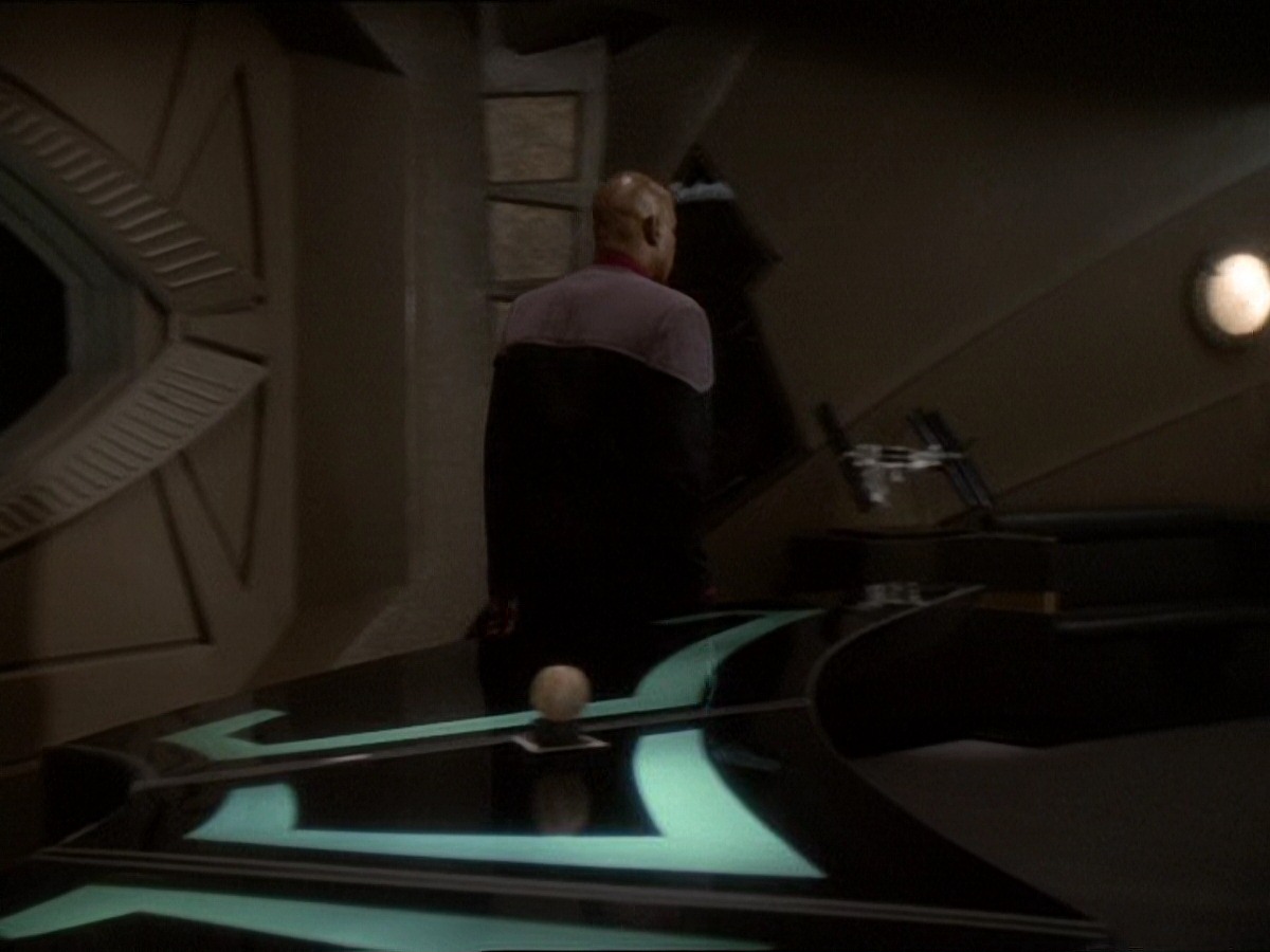 extant_StarTrek_DS9_7x03-Afterimage_0578.jpg