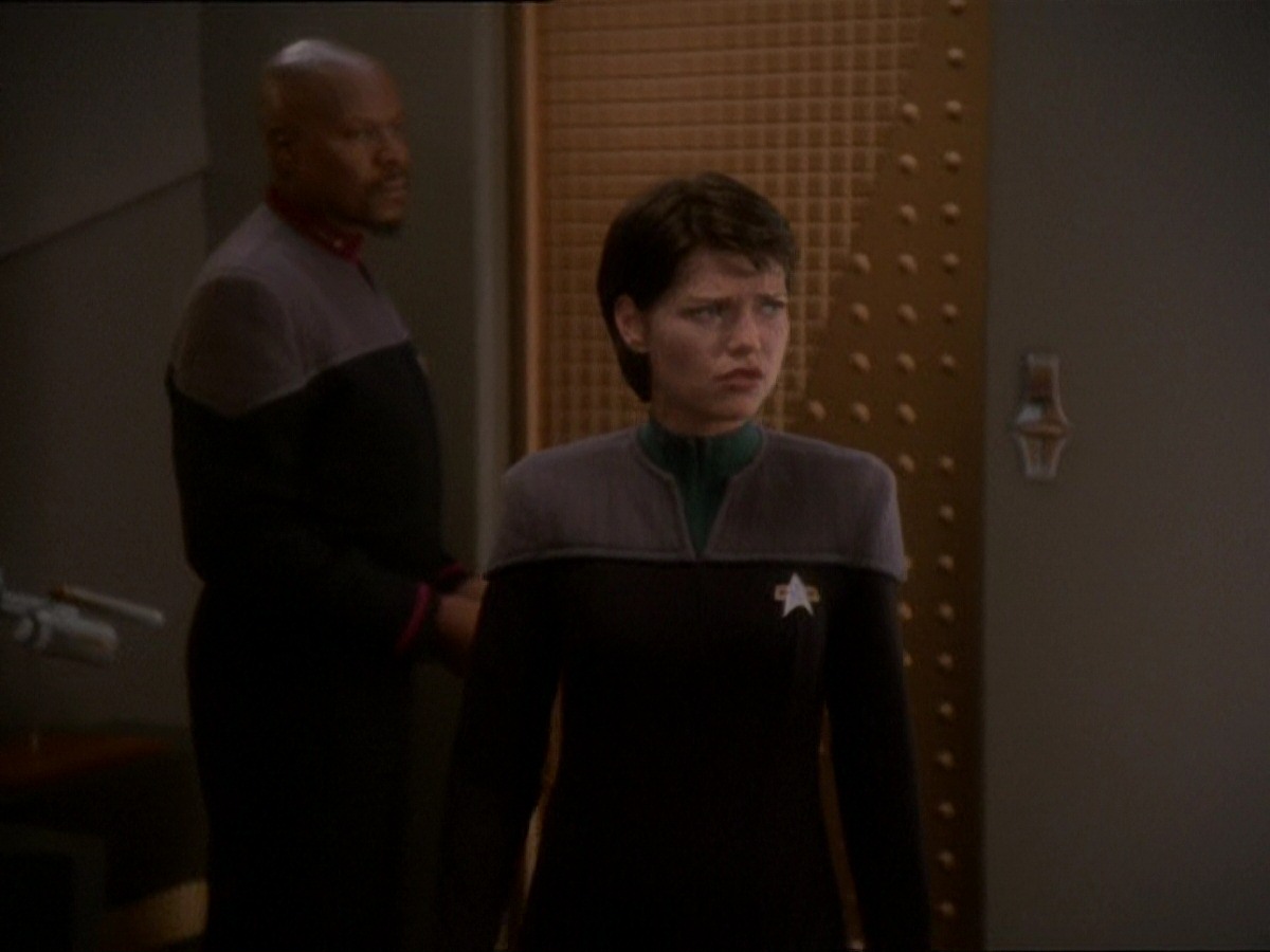 extant_StarTrek_DS9_7x03-Afterimage_0652.jpg