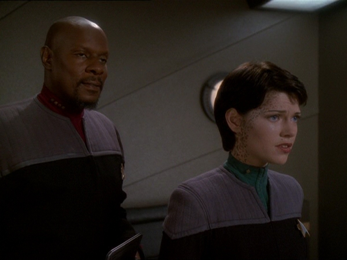 extant_StarTrek_DS9_7x03-Afterimage_0670.jpg