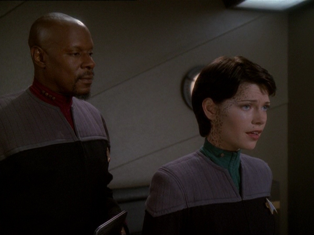 extant_StarTrek_DS9_7x03-Afterimage_0673.jpg