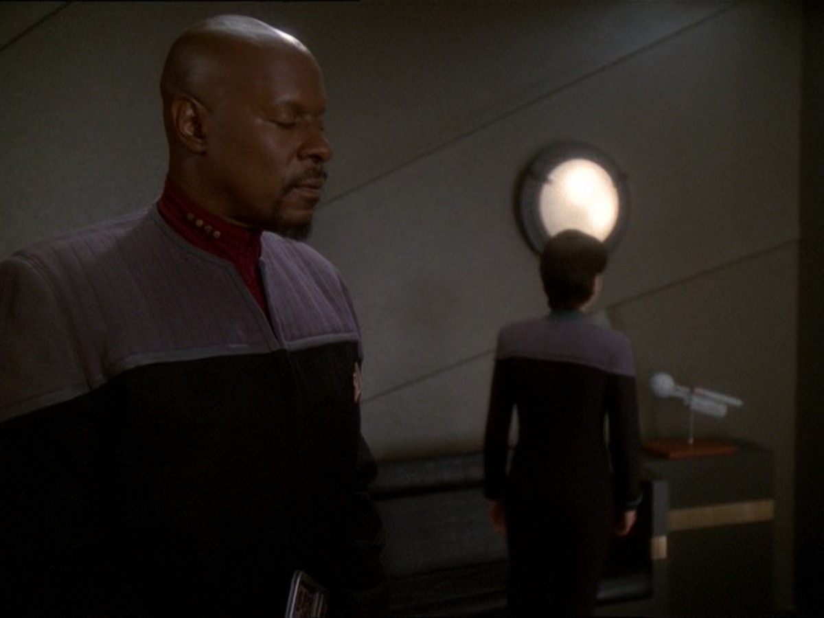 extant_StarTrek_DS9_7x03-Afterimage_0681.jpg