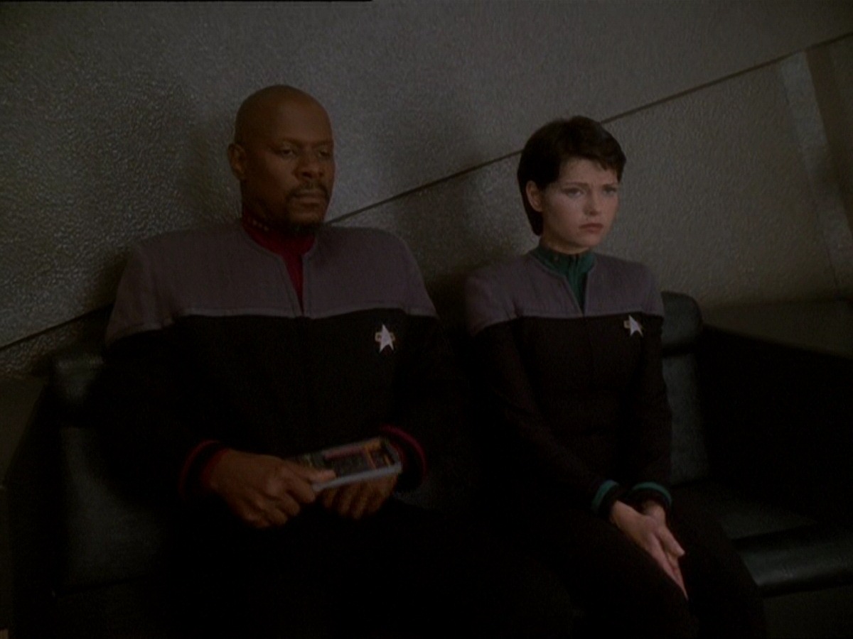 extant_StarTrek_DS9_7x03-Afterimage_0696.jpg