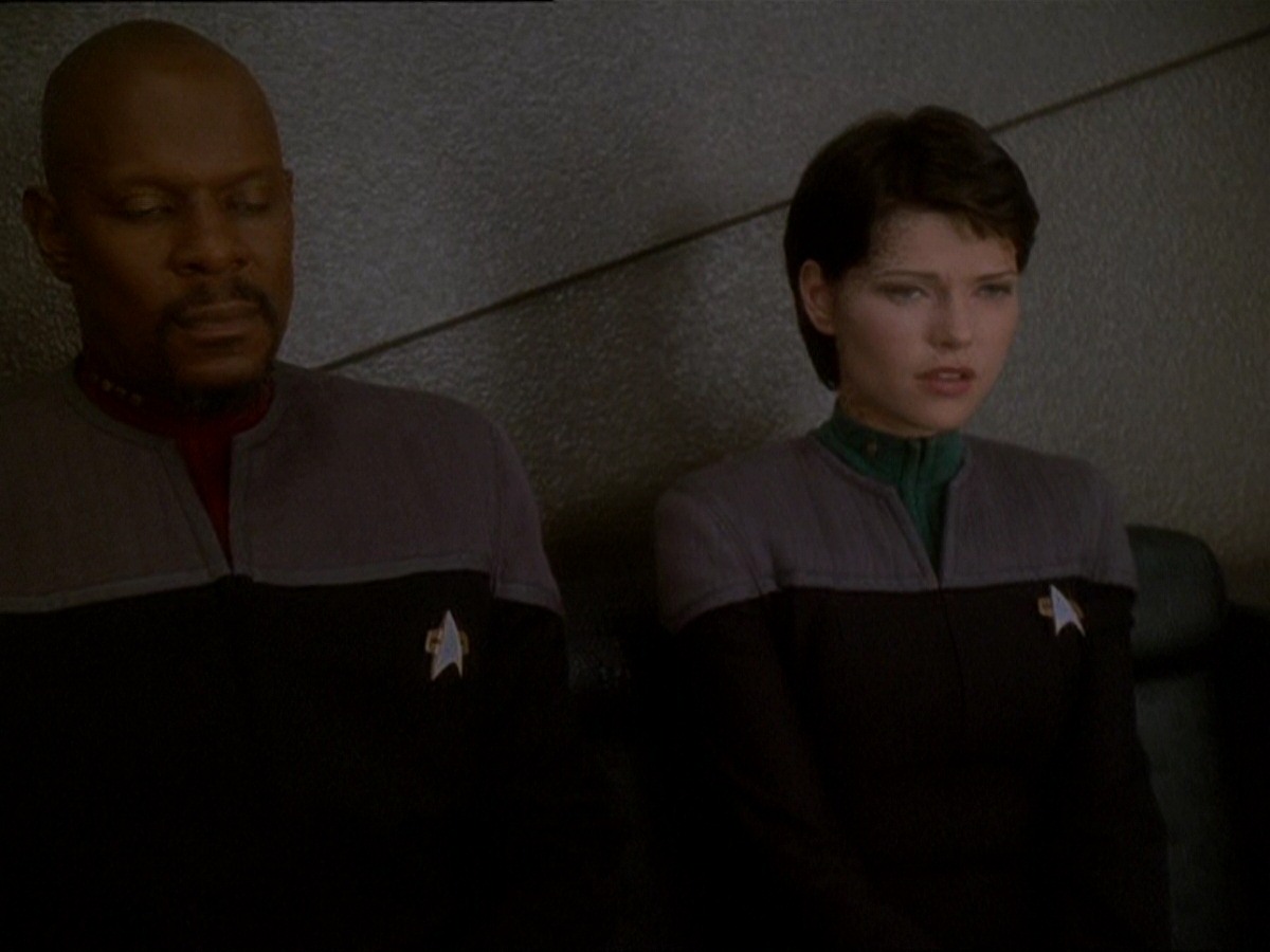 extant_StarTrek_DS9_7x03-Afterimage_0704.jpg