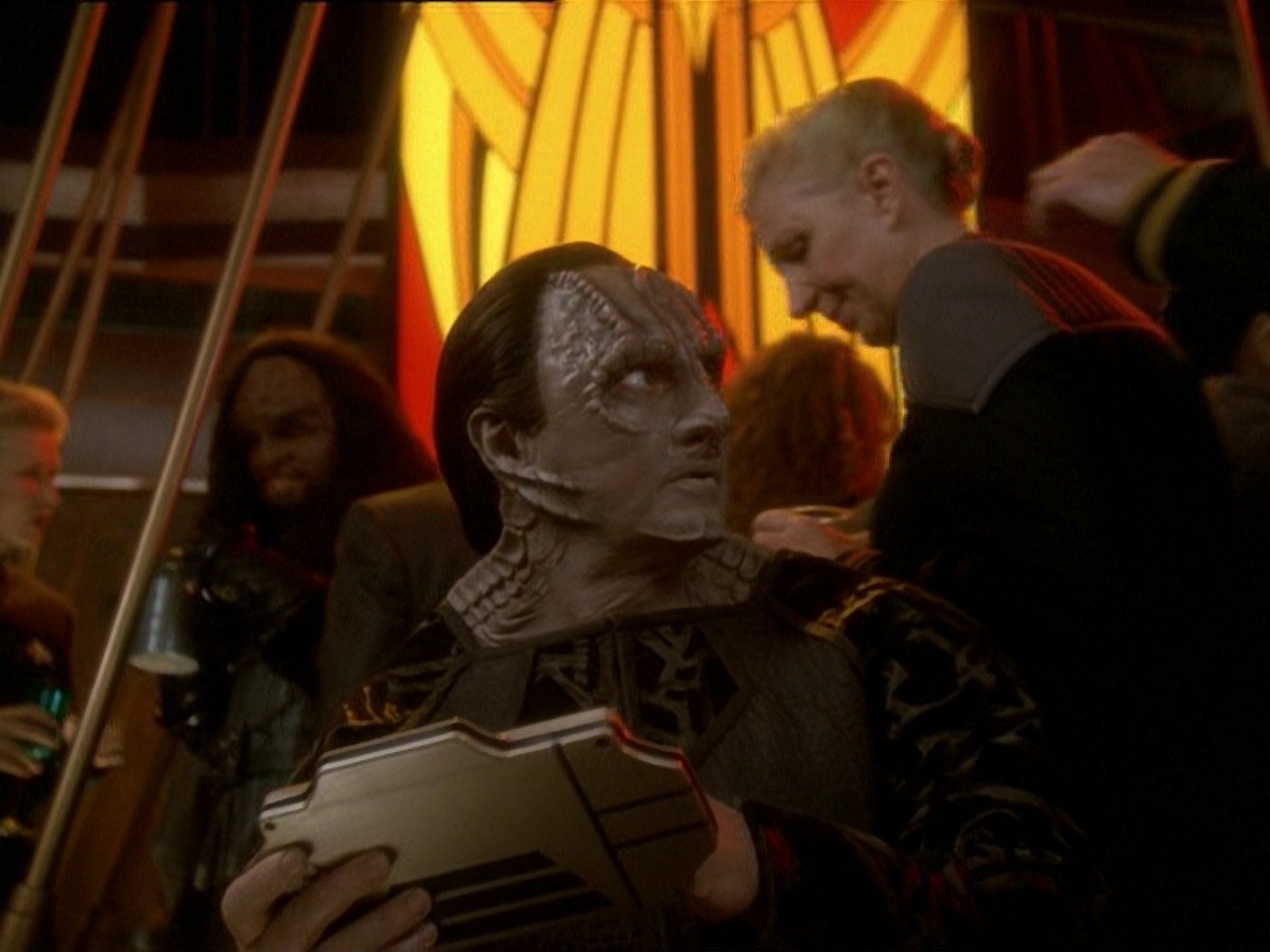 extant_StarTrek_DS9_7x03-Afterimage_0748.jpg