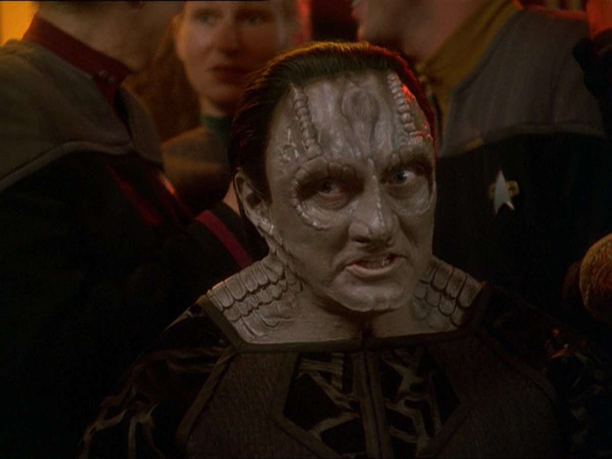 extant_StarTrek_DS9_7x03-Afterimage_0764.jpg