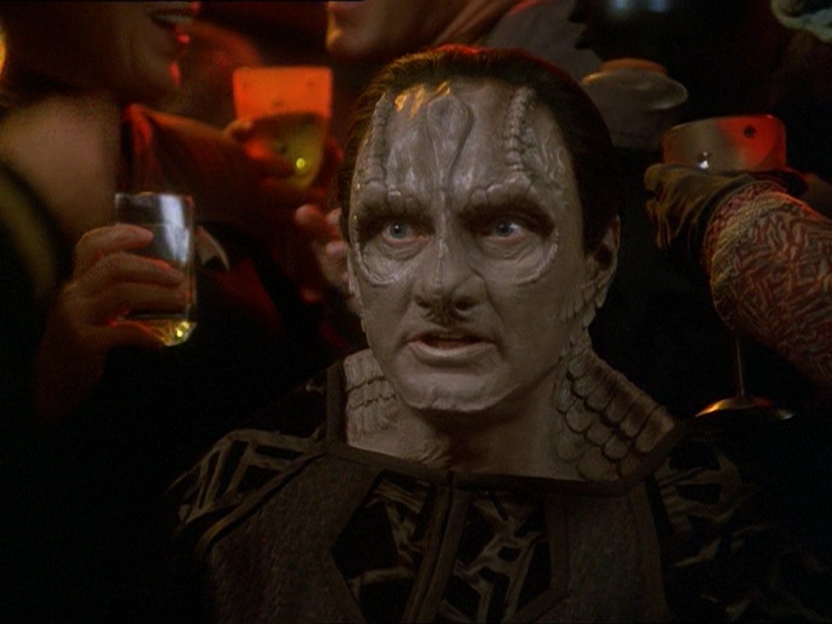 extant_StarTrek_DS9_7x03-Afterimage_0787.jpg