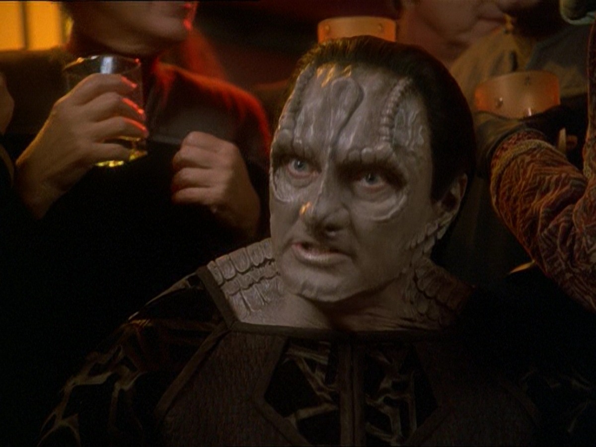 extant_StarTrek_DS9_7x03-Afterimage_0800.jpg