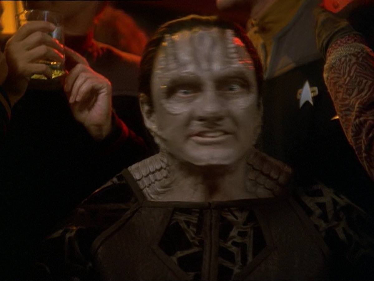 extant_StarTrek_DS9_7x03-Afterimage_0802.jpg