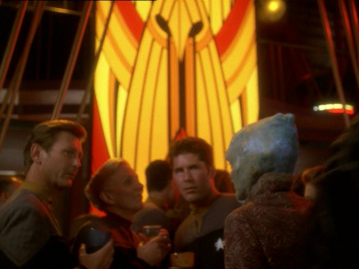 extant_StarTrek_DS9_7x03-Afterimage_0825.jpg