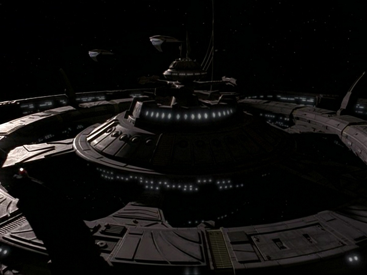 extant_StarTrek_DS9_7x03-Afterimage_0834.jpg