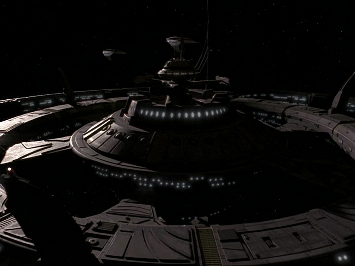 extant_StarTrek_DS9_7x03-Afterimage_0835.jpg