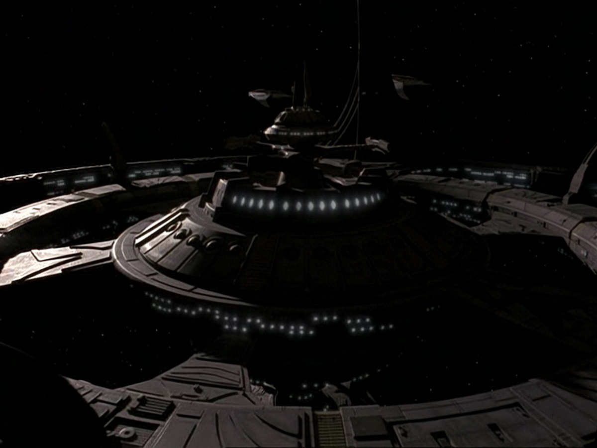 extant_StarTrek_DS9_7x03-Afterimage_0838.jpg