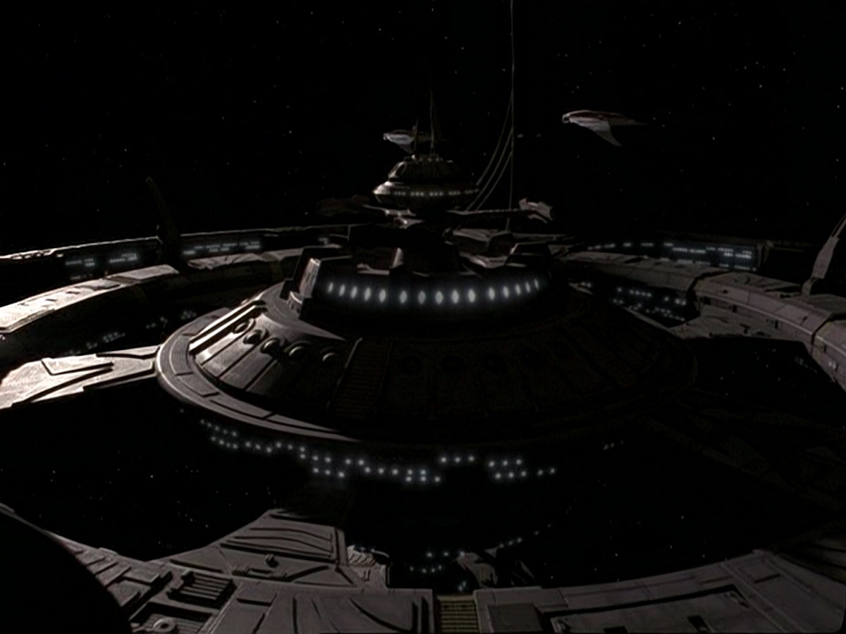 extant_StarTrek_DS9_7x03-Afterimage_0839.jpg