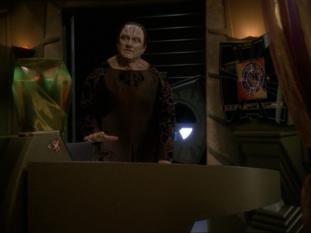 extant_StarTrek_DS9_7x03-Afterimage_0861.jpg