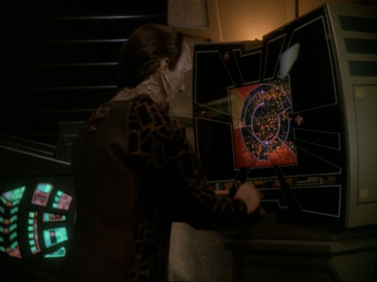 extant_StarTrek_DS9_7x03-Afterimage_0873.jpg