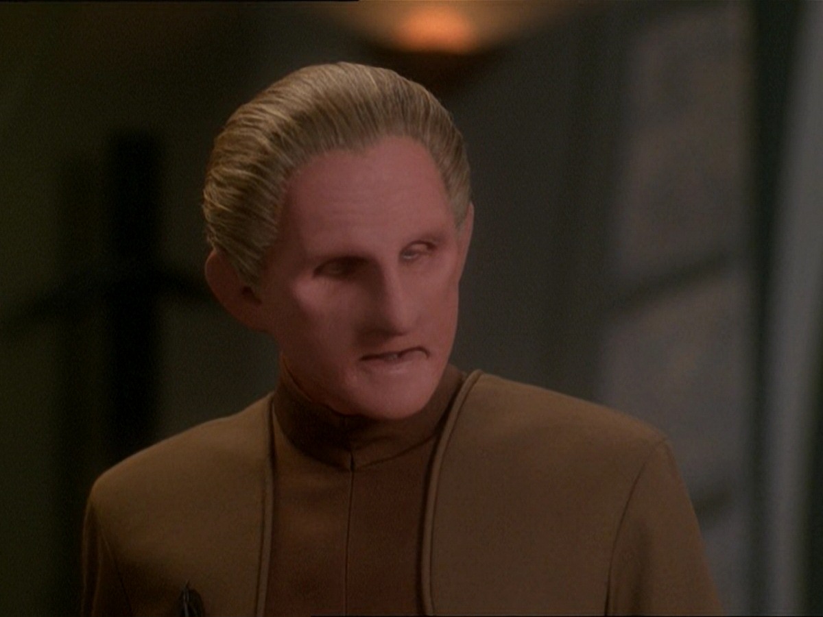 extant_StarTrek_DS9_7x03-Afterimage_0890.jpg