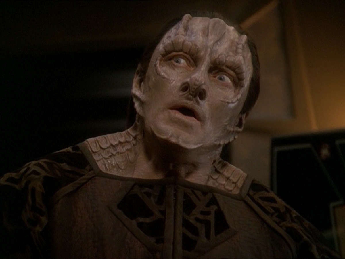 extant_StarTrek_DS9_7x03-Afterimage_0894.jpg
