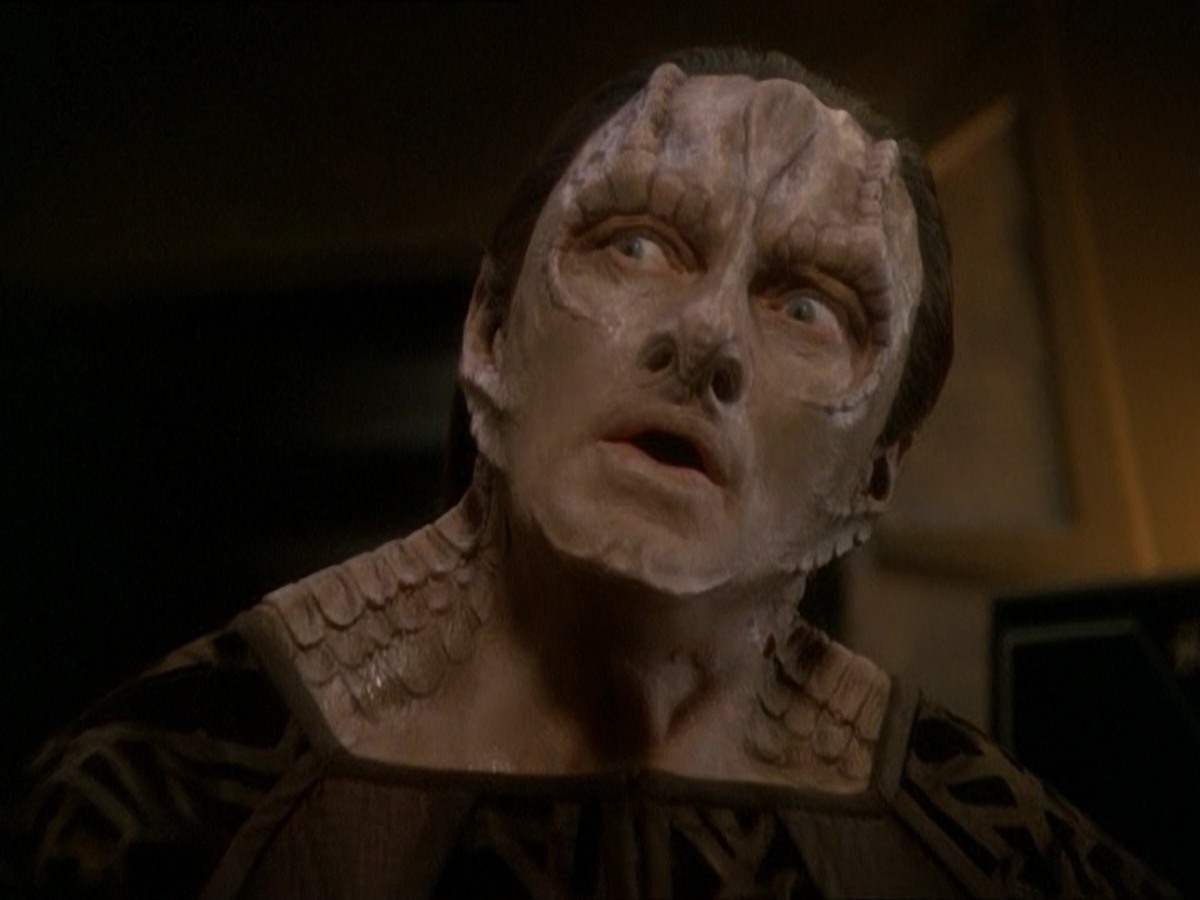 extant_StarTrek_DS9_7x03-Afterimage_0895.jpg