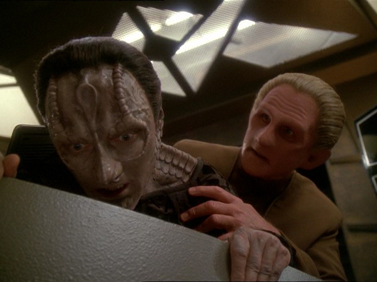extant_StarTrek_DS9_7x03-Afterimage_0928.jpg