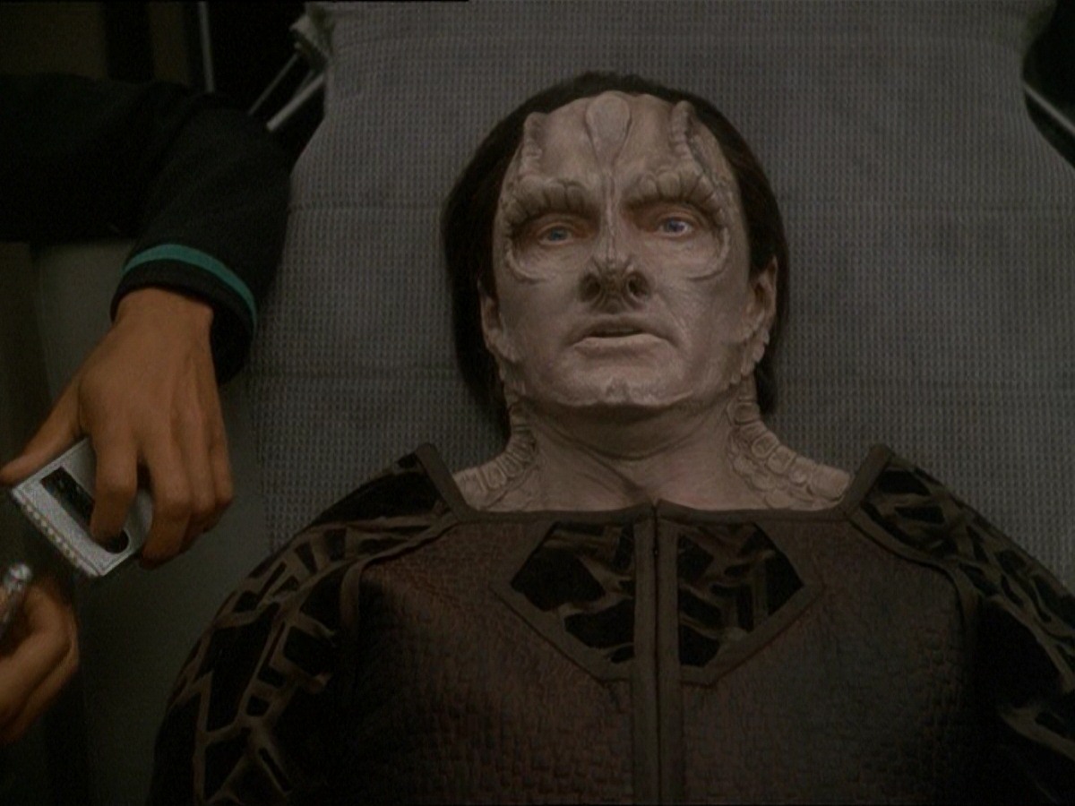 extant_StarTrek_DS9_7x03-Afterimage_0961.jpg