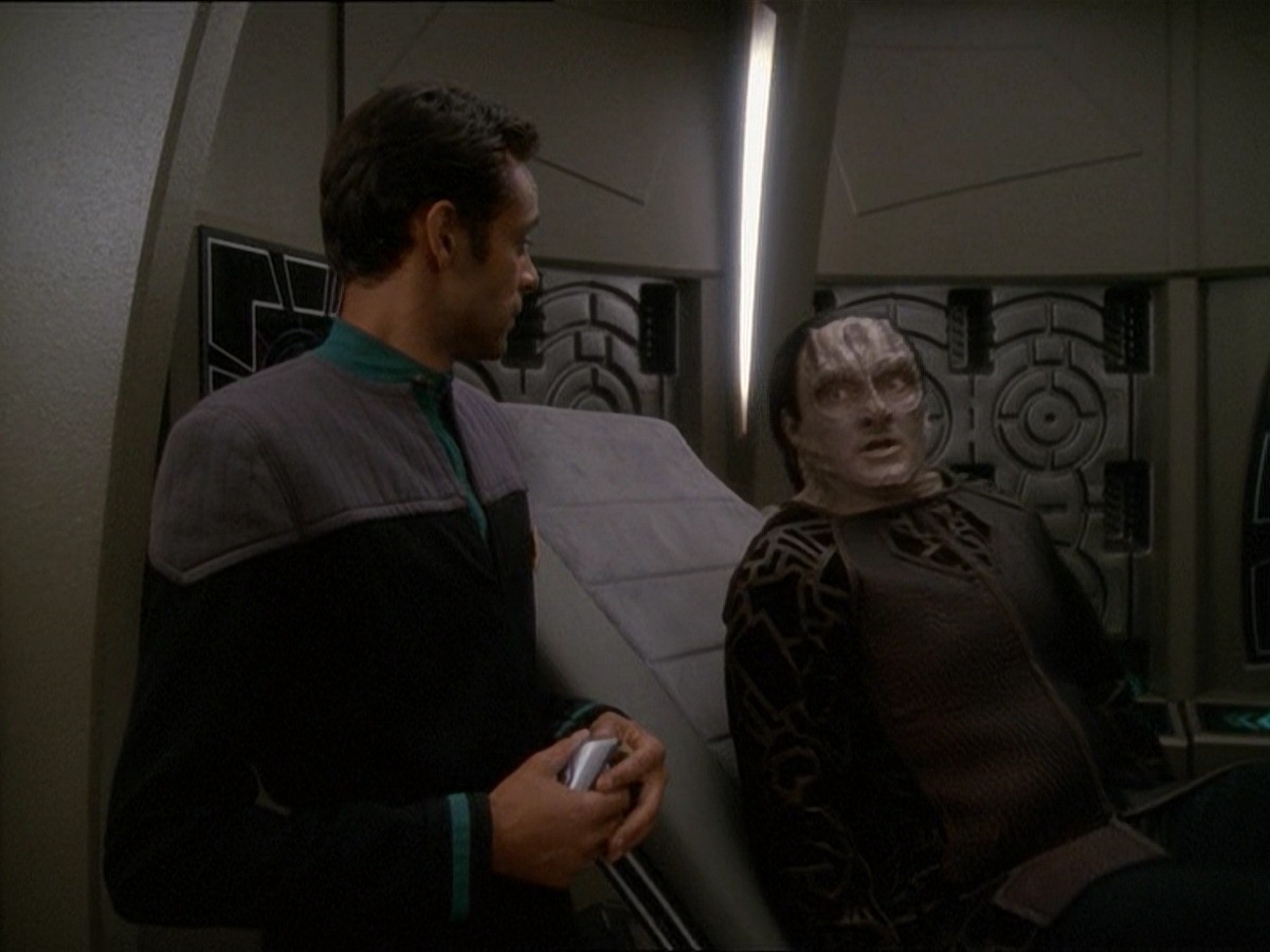 extant_StarTrek_DS9_7x03-Afterimage_0975.jpg