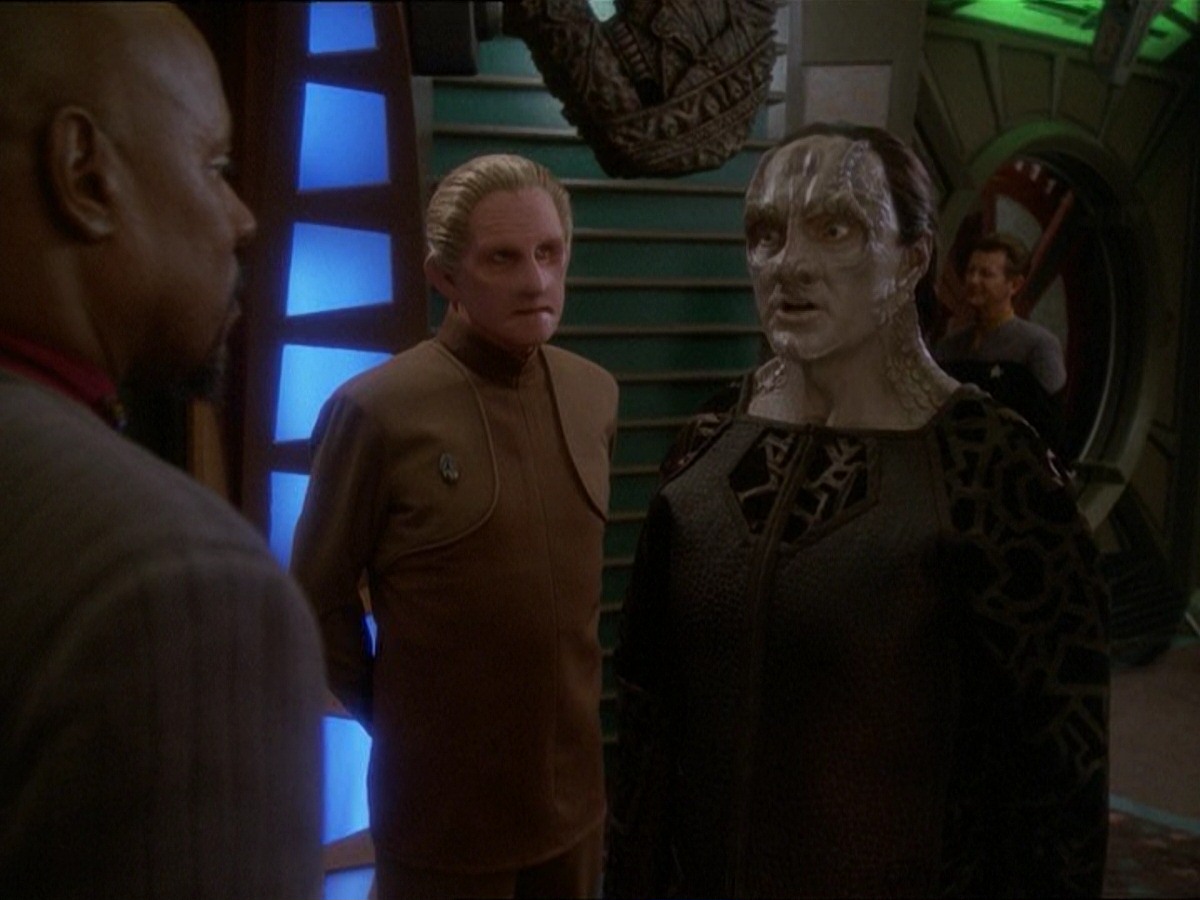 extant_StarTrek_DS9_7x03-Afterimage_1005.jpg