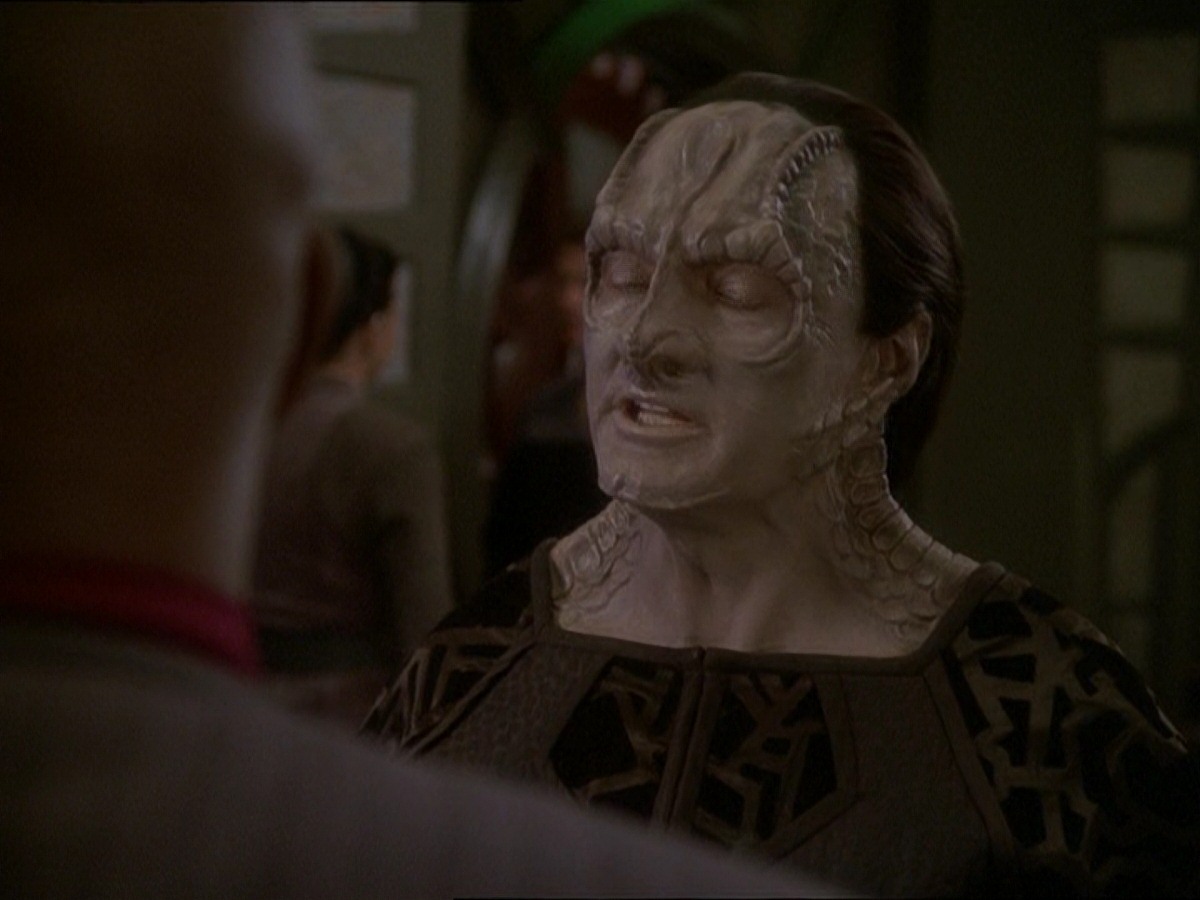 extant_StarTrek_DS9_7x03-Afterimage_1025.jpg