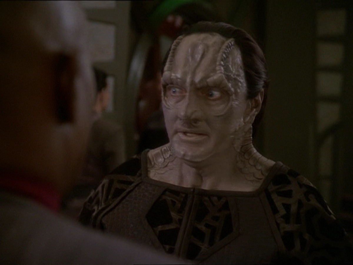 extant_StarTrek_DS9_7x03-Afterimage_1035.jpg