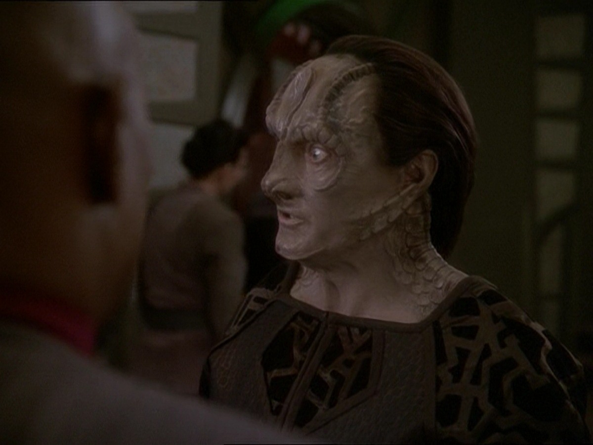 extant_StarTrek_DS9_7x03-Afterimage_1038.jpg