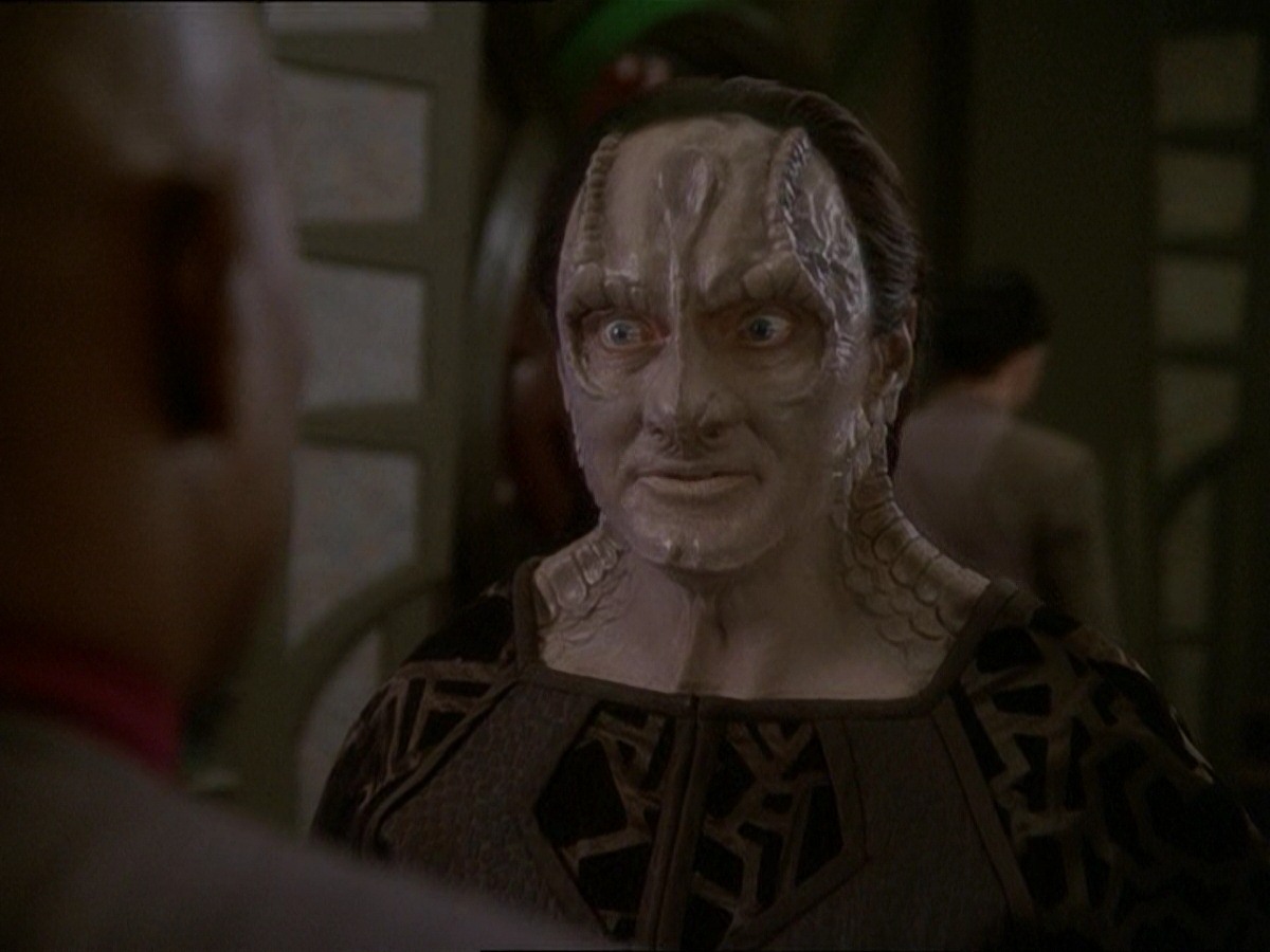 extant_StarTrek_DS9_7x03-Afterimage_1040.jpg