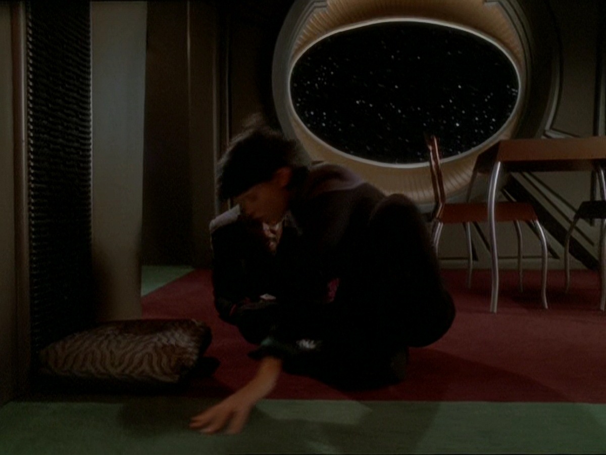 extant_StarTrek_DS9_7x03-Afterimage_1122.jpg