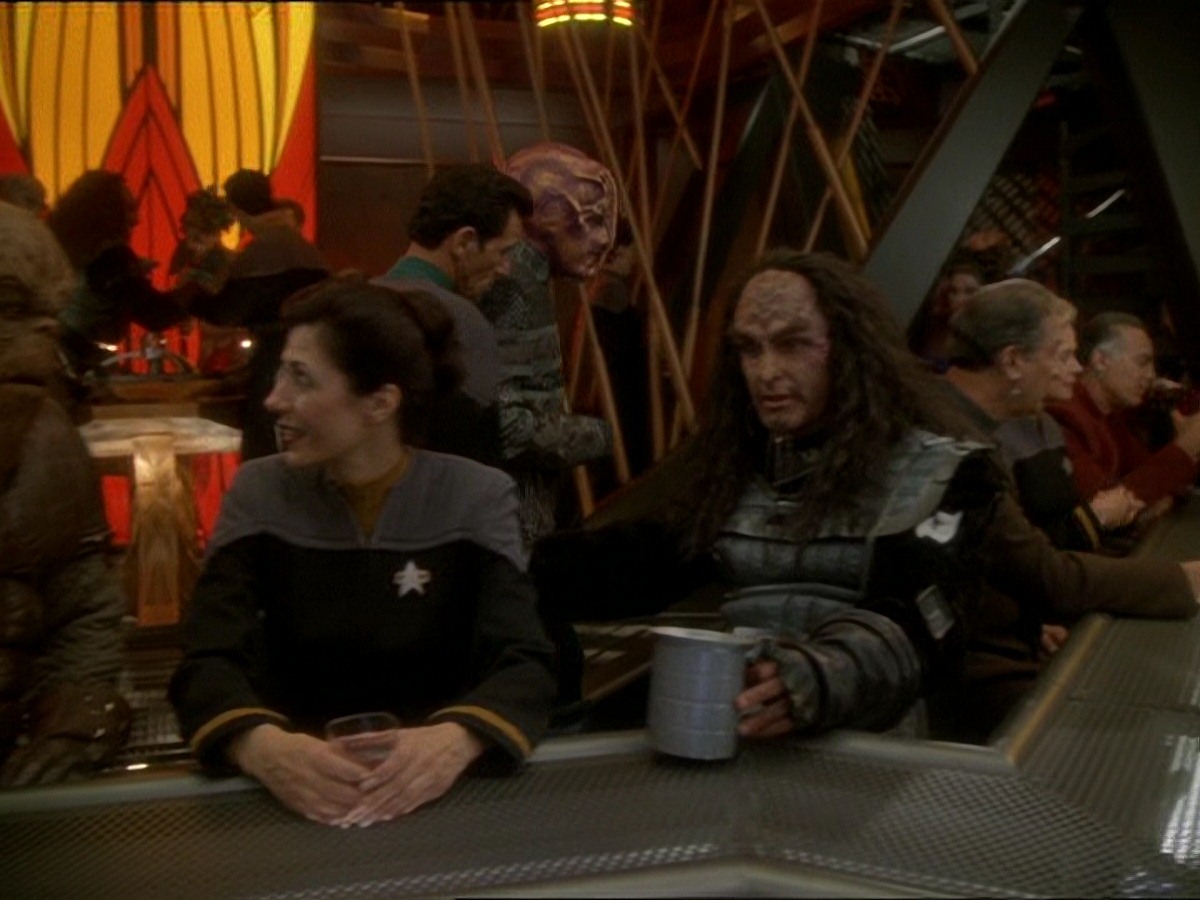 extant_StarTrek_DS9_7x03-Afterimage_1164.jpg